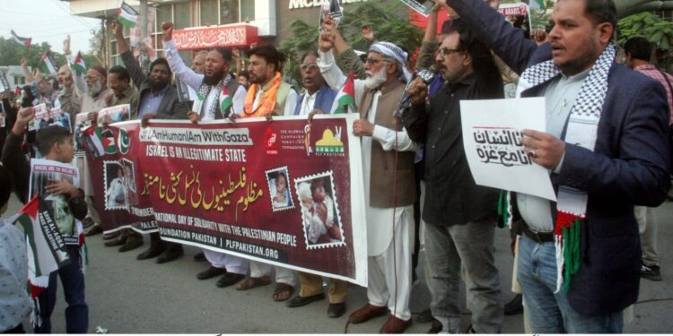 عالمی یوم یکجہتی فلسطین پر بچوں، خواتین اور سیاسی و مذہبی رہنماؤں کا یکجہتی فلسطین مظاہرہ