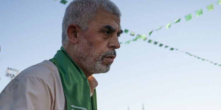 اسرائیل کو انتہائی مطلوب حماس رہنما یحییٰ السنوار کی اسرائیلی یرغمالیوں سے ملاقات