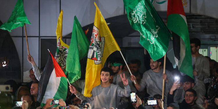 حماس کے سامنے صیہونی ریاست بے بس: اسرائیلی جیلوں سے 39 فلسطینیوں کوچھڑا لیا گیا