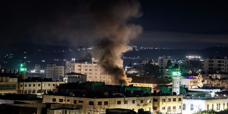 صیہونی فوج کی غرب اردن میں بھی بمباری شروع،5 فلسطینی شہید