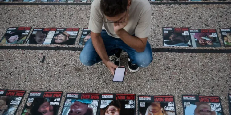 اسرائیل طاقت سے یرغمالیوں کو بازیاب نہیں کرسکتا، یوو لیمور کا اعتراف