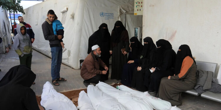 غزہ صیہونی جارحیت کے 70 دن: مواصلات کی مکمل بندش، وحشیانہ بمباری جاری