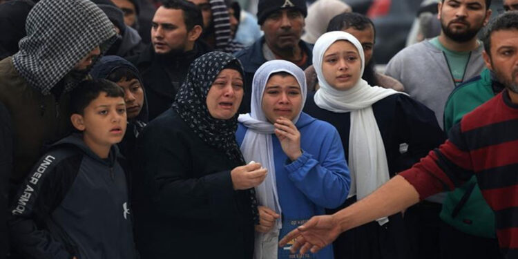 غزہ پر صیہونی فوج کی وحشیانہ بمباری 81 ویں روز بھی جاری،شہدا کی تعداد 20،674 ہوگئی