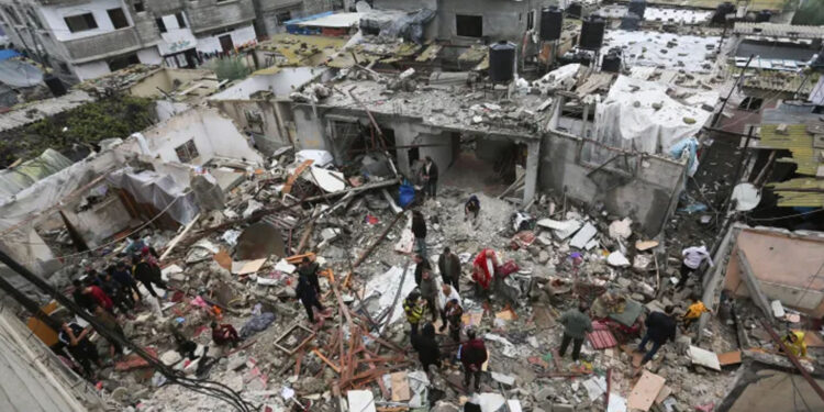 غزہ: محصور شہر پر صیہونی درندگی جاری، گھروں پر بمباری میں مزید 90 فلسطینی شہید