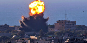 صیہونی فوج کی غزہ پر وحشیانہ بمباری، خواتین اور بچوں سمیت 32 شہید درجنوں زخمی