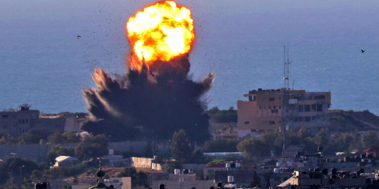 صیہونی فوج کی غزہ پر وحشیانہ بمباری، خواتین اور بچوں سمیت 32 شہید درجنوں زخمی