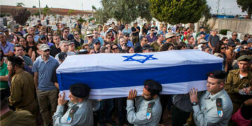 مزاحمت کاروں کے حملےمیں 21 اسرائیلی فوجی ہلاک، 50 سے زائد زخمی