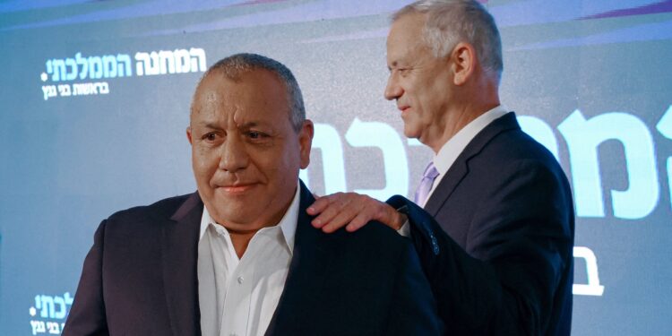 گینٹز اور آئزن کوٹ کی نیتن یاہو کو جنگ کی "کابینہ” ختم کرنے کی دھمکی