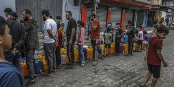 اسرائیلی دہشتگردی: غزہ کے شہری پینے کے پانی سے محروم