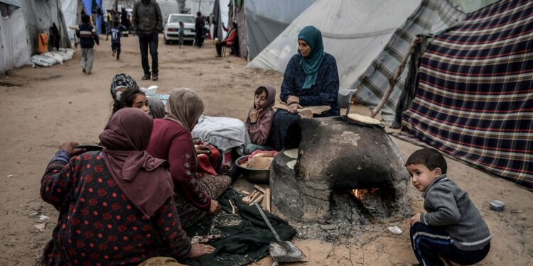 رفح ایک انتہائی گنجان آباد علاقہ بن گیا، کوئی بھی آپریشن تباہ کن ہوگا: رپورٹ