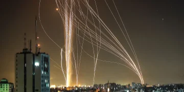 حماس کی تل ابیب پر راکٹوں سے بمباری، صیہونی ریاست میں سائرن بجتے رہے