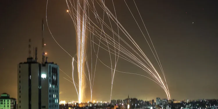 حماس کی تل ابیب پر راکٹوں سے بمباری، صیہونی ریاست میں سائرن بجتے رہے