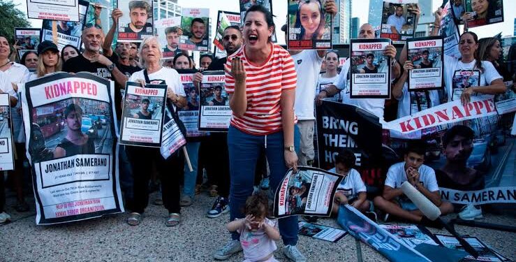 غزہ میں ہمارے بچوں کو رہا کرانا نیتن یاہو کے بس کی بات نہیں! جنگ فوری بند کی جائے: اسرائیلی یرغمالیوں کے اہلخانہ