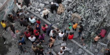 غزہ: صیہونی فوج کی پناہ گاہ پر بمباری 8 پولیس اہلکاروں سمیت متعدد شہید درجنوں زخمی