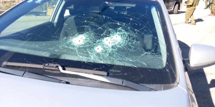 غزہ میں اقوام متحدہ کے اہلکاروں پر اسرائیلی حملہ: ادارے کا سرگرمیاں بند کرنے کا اعلان