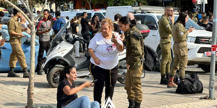 بیر سبع میں فدائی حملہ: ایک صیہونی فوجی ہلاک13 آبادکار زخمی