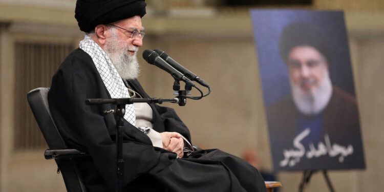 غزہ کا دفاع جاری رکھیں، آیت اللہ خامنہ ای کی تاکید