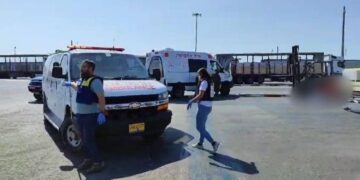 اشدود: فائرنگ سے صیہونی پولیس اہلکار ہلاک، 4 افراد زخمی، فلسطینی حملہ آور شہید