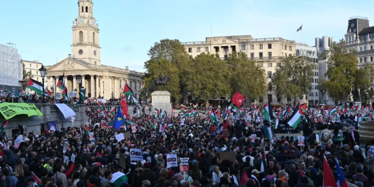 دنیا بھر میں ہزاروں افراد کا صیہونی ریاست کے خلاف احتجاج، غزہ اور لبنان میں جنگ بندی کا مطالبہ