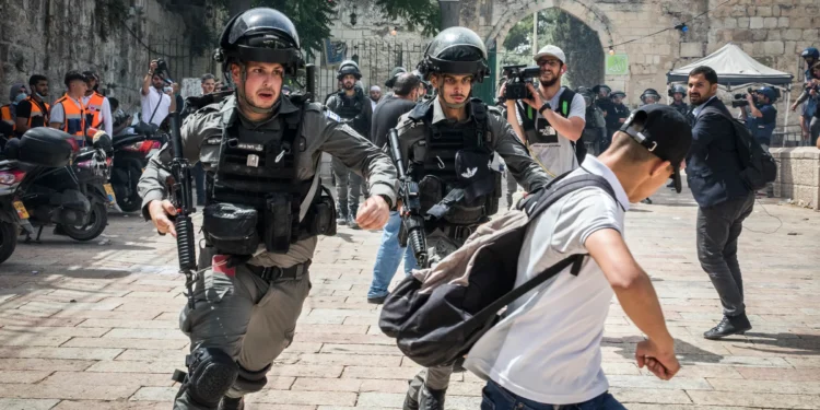 یہودی تہوار کی آڑ میں صہیونی فوج کی بربریت اور فلسطینی علاقوں کی ناکہ بندی