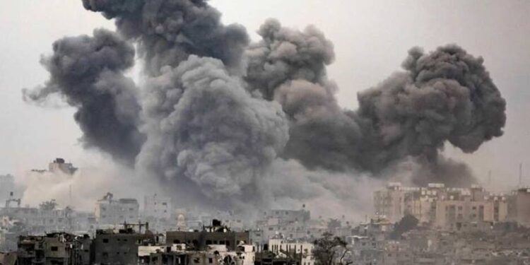 اسرائیل نے 1 سال میں غزہ پر 85,000 ٹن بم گرائے: رپورٹ
