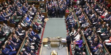 برطانیہ کے  ارکان پارلیمان کا اسرائیل پر پابندیاں عائد کرنے کا مطالبہ