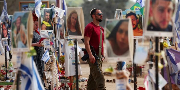 حزب اللہ سے معاہدہ ناکامی اور شکست ہے، اسرائیلی اپنی حکومت پر برس پڑے