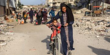 اسرائیل کا غزہ کو تقسیم کرنے کا سلسلہ جاری، شہری کھلے آسمان تلے رہنے پر مجبور