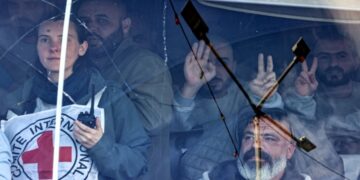 اسرئیلی عقوبت خانوں سے رہا 70 فلسطینی مصر پہنچ گئے