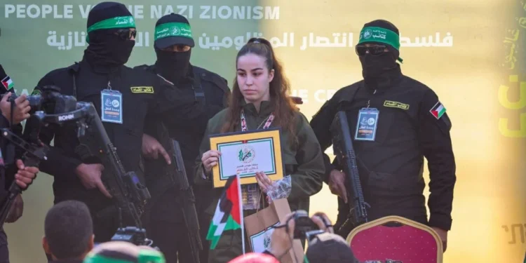 غزہ: حماس نے 3 اسرائیلی قیدیوں کو ریڈ کراس کے حوالے کر دیا