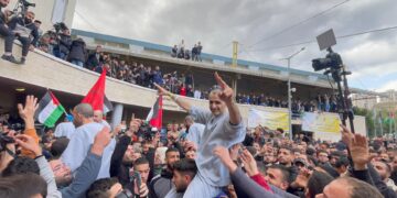 70 سالہ محمد طوس سمیت 200 فلسطینی قیدی رہا