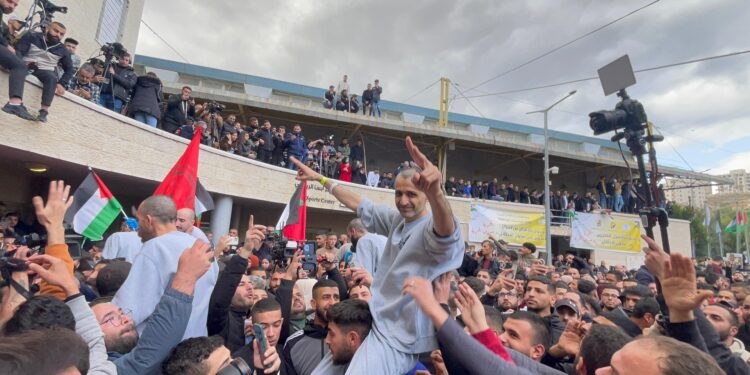 70 سالہ محمد طوس سمیت 200 فلسطینی قیدی رہا