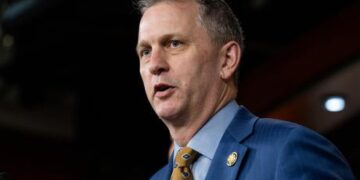 امریکی کانگریس کے 145 ڈیموکریٹک ارکان کا ٹرمپ سے فلسطینیوں کی جبری بے دخلی کے بیان سے دستبردار ہونے کا مطالبہ