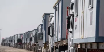 قاہرہ اجلاس "کامیابی” کے ساتھ ختم: بھاری مشینری کا غزہ میں داخلہ شروع