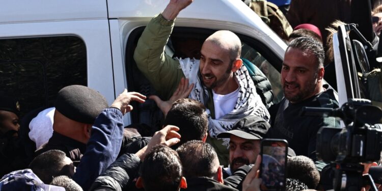 صیہونی عقوبت خانوں سے 369 فلسطینی رہا