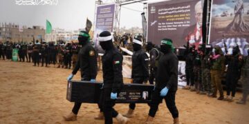 فوجی کارروائی یرغمالیوں کو رہا نہیں کرا سکتی، یرغمالی زندہ نہیں تابوت میں ملیں گے: حماس 