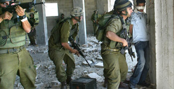 غاصب اسرائیلی فوج کے جنگی جرائم کا انکشاف، فلسطینیوں کو انسانی ڈھال بنانے کا اعتراف