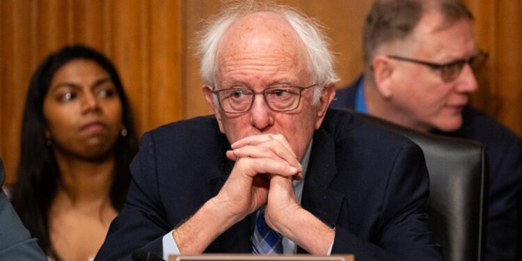 اسرائیل کو امریکی اسلحہ کی فراہمی روکنے کیلئے جلد سینٹ میں بل پیش کروں گا: برنی سینڈرز کا اعلان