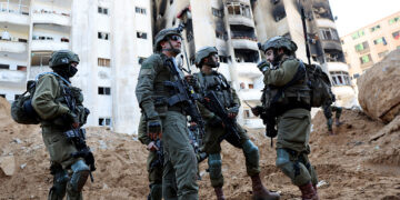 صیہونی فوج  کا غزہ  پر قبضے کا فیصلہ:  وزیر جنگ  نے  آرمی چیف  کی خاموشی کو بے نقاب کردیا