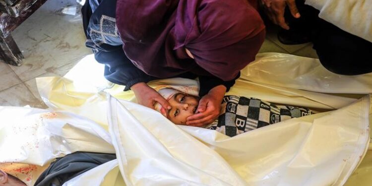 غزہ: گذشتہ 24 گھنٹوں میں صیہونی دہشتگردی میں 61 فلسطینی شہید