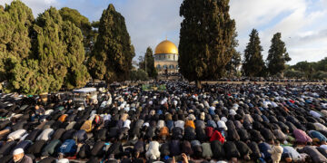 مسجد اقصیٰ:  ایک لاکھ 20 ہزار فلسطینیوں نے نماز عیدالفطر ادا کی