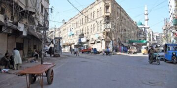 اسرائیلی دہشتگردی کے خلاف عالمی ہڑتال، پاکستان سمیت دنیا بھر میں احتجاجی مظاہرے، کراچی میں کاروبار بند