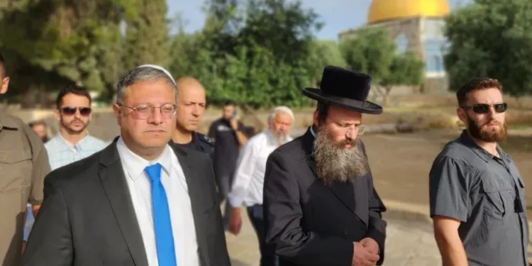 بین گویر کی سرپرستی میں سیکڑوں آبادکاروں کا مسجد اقصیٰ پر دھاوا، تلمودی رسومات جاری