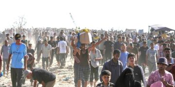 غزہ میں امدادی مرکز پر اسرائیلی فوج کی فائرنگ، تین فلسطینی شہید، درجنوں زخمی