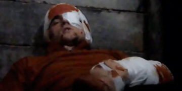 القسام بریگیڈز نے صیہونی بمباری سے دومرتبہ زندہ بچ جانے والے اسرائیلی قیدی کی نئی ویڈیو جاری کر دی