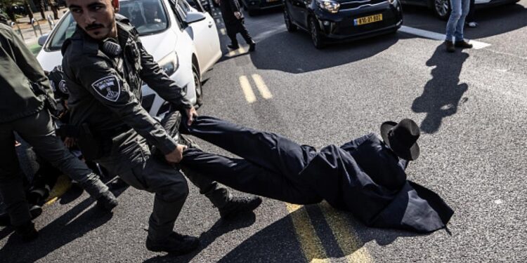 حریدی یہودیوں نے اسرائیلی ریزرو فوج میں بھرتی کے حکم کو مسترد کردیا