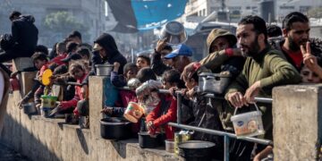 صیہونی دہشتگردی جاری: غزہ میں خوراک کا بحران شدت اختیار کر گیا،انٹرنیشنل کچن بند، غزہ قحط کے دہانے پر