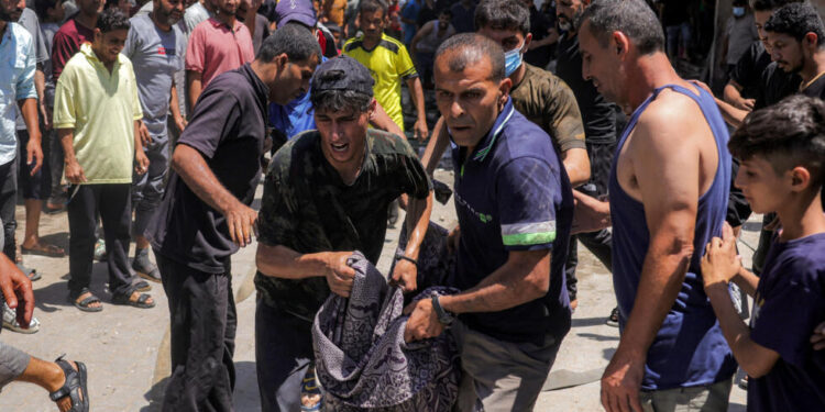 غزہ: خیمہ بستی پر صہیونی بمباری، اُنیس بےگھر فلسطینی شہید