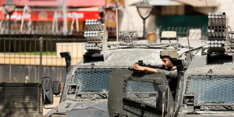 نابلس میں اسرائیلی حملہ: درجنوں فلسطینی زخمی، کمسن بچی بھی متاثر