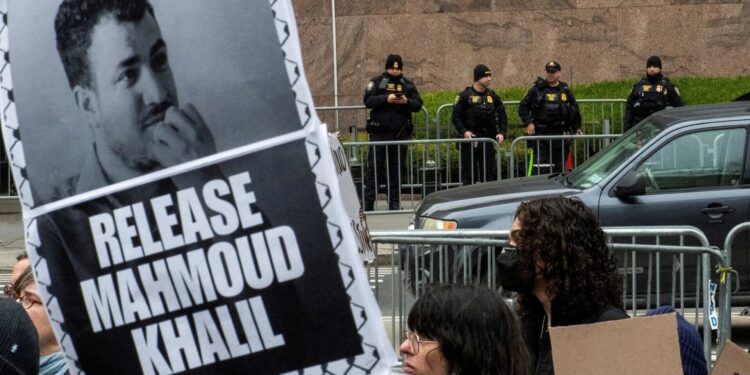 امریکی انتظامیہ کی مخالفت کے باوجود محمود خلیل کی رہائی کا حکم